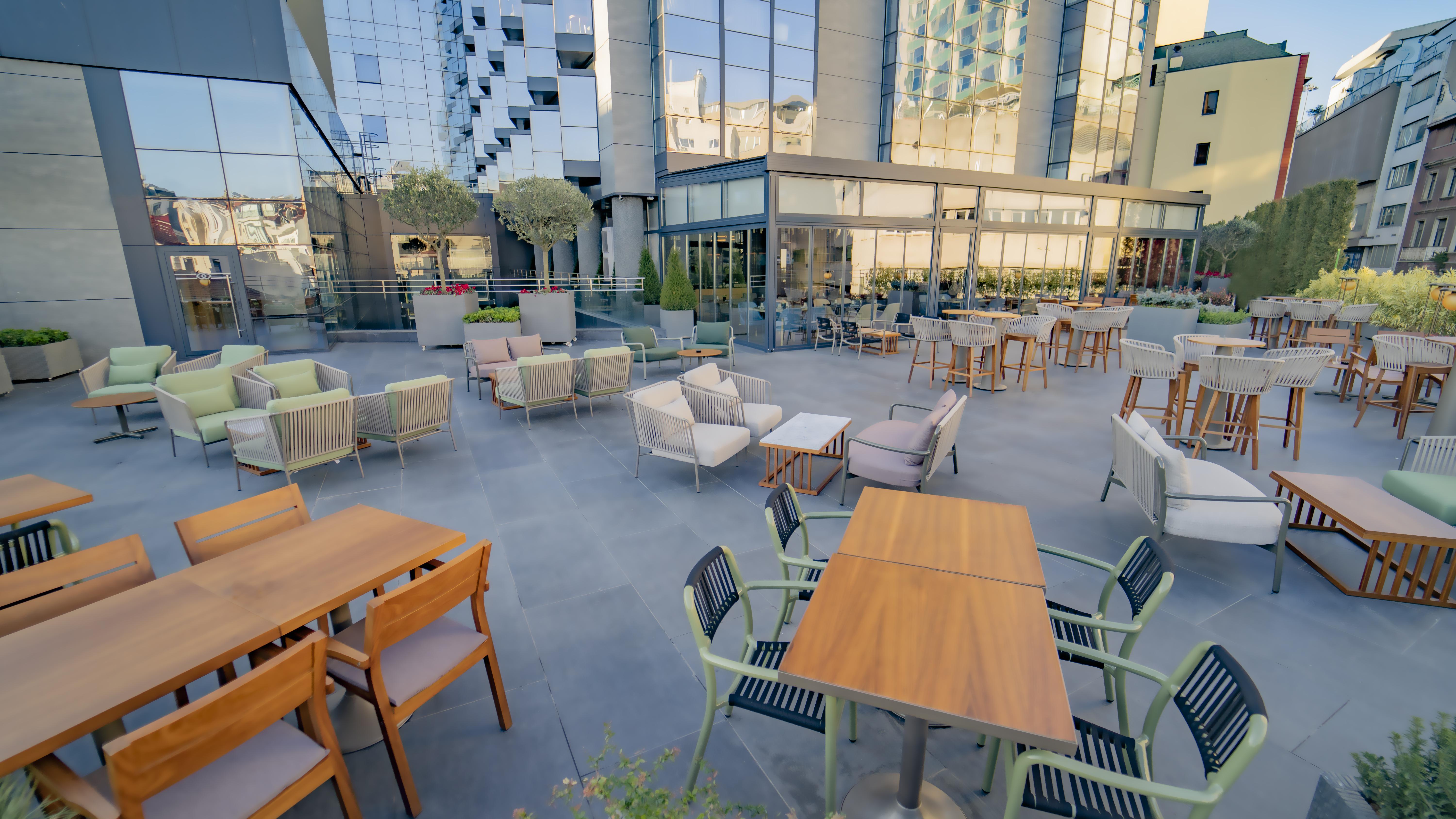 Sofitel Istanbul Taksim Hotel Bagian luar foto The Sky Bar