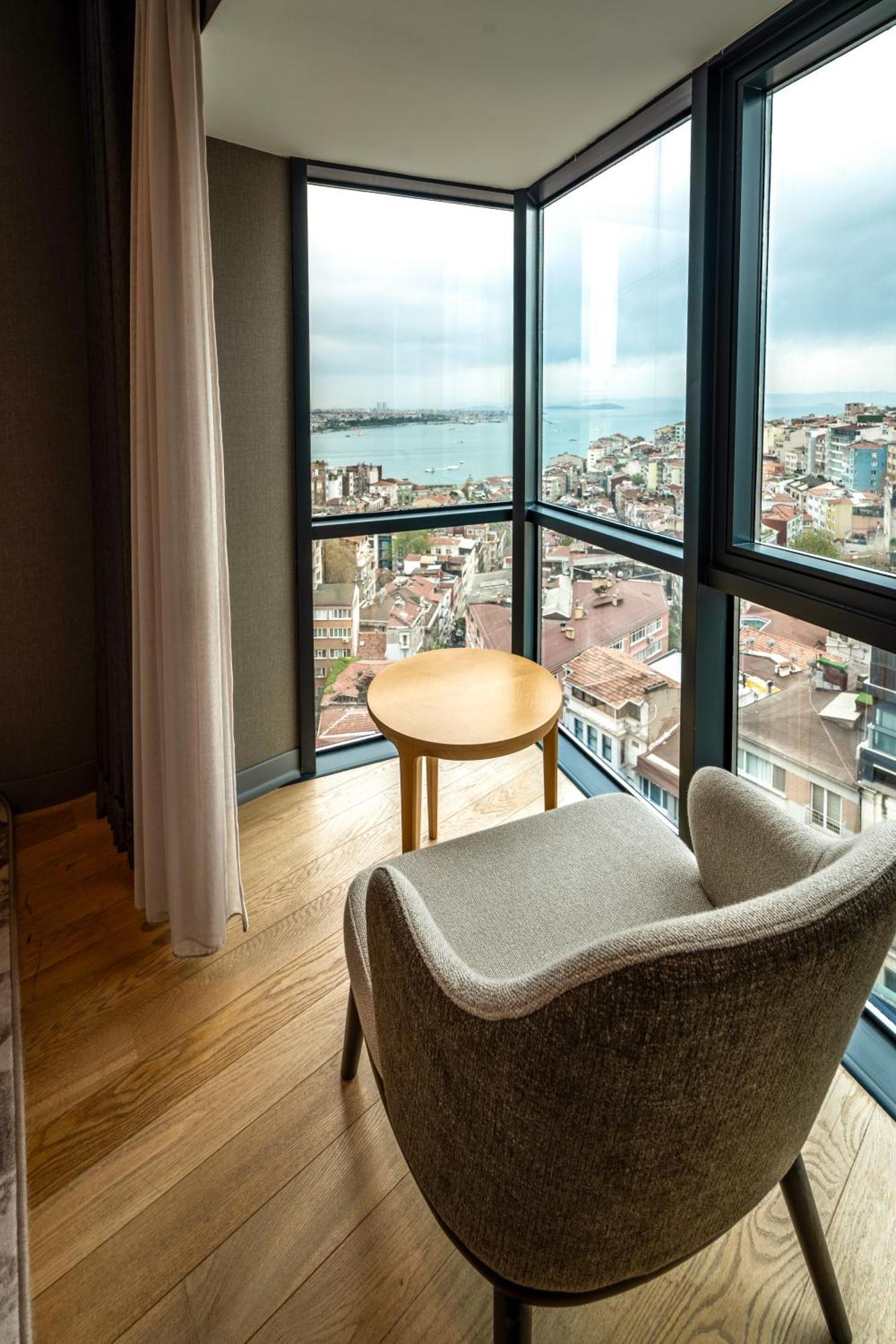 Sofitel Istanbul Taksim Hotel Bagian luar foto View from a room